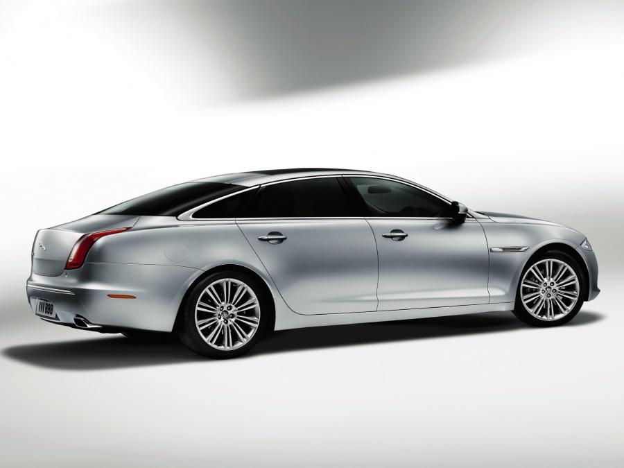  Jaguar XJL 2010 года  (UK) (фото 26 из 31)